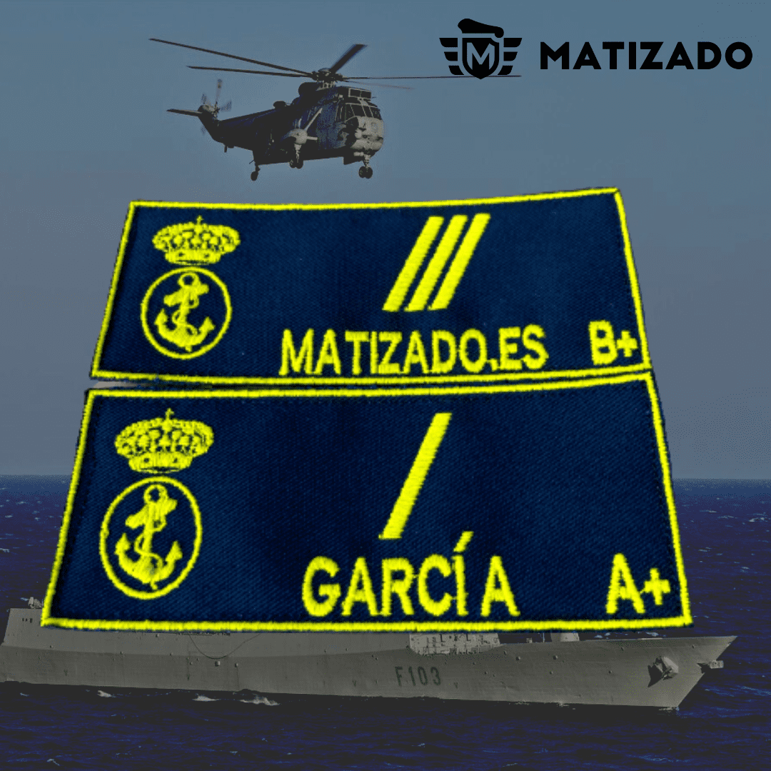 Galleta militar de pecho bordada armada española azul